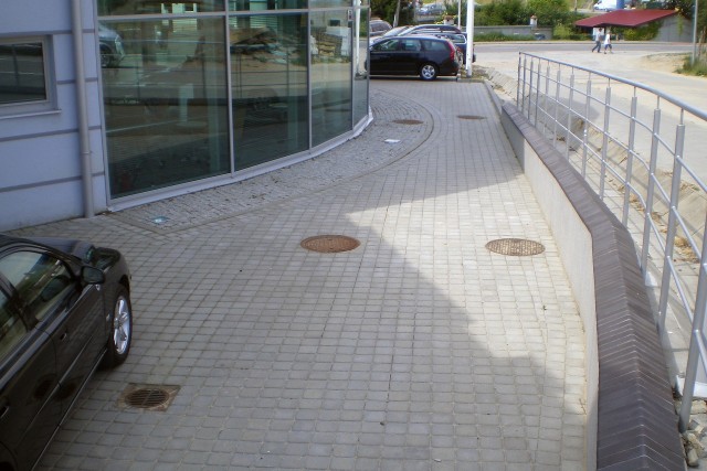 Drogi i parkingi z kostki - firma brukarska "Pułap"