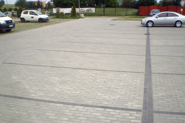 Usługi brukarskie - budowa parkingów