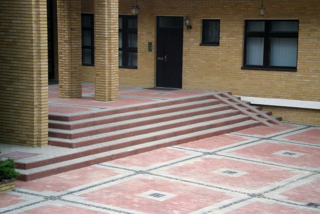 Usługi układania schodów z kostki brukowej i granitowej